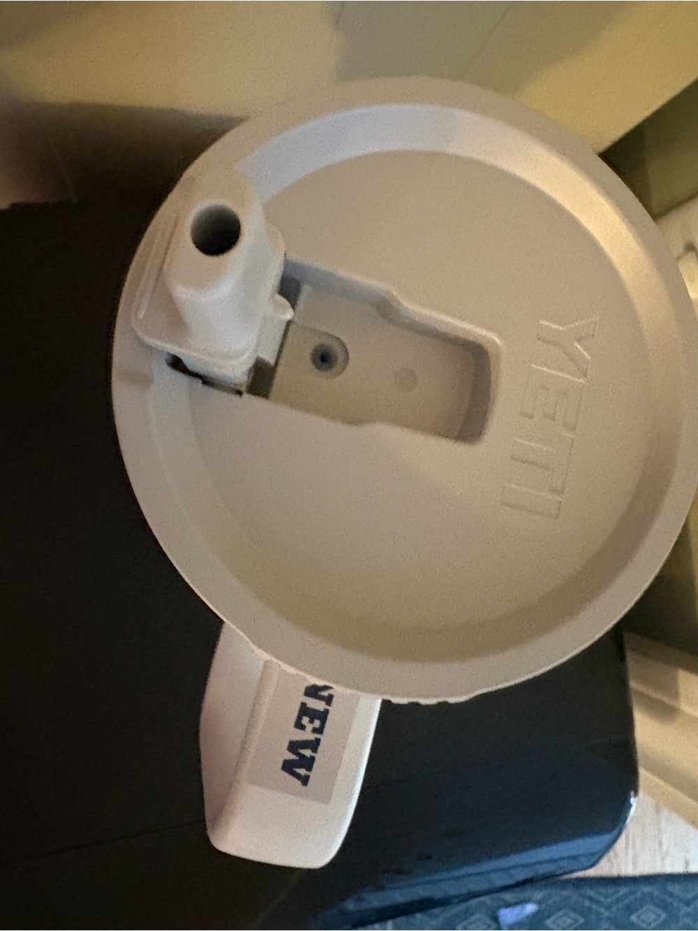 Yeti White Rambler 30 oz Travel Mug with Handle - Picture 5 of 5